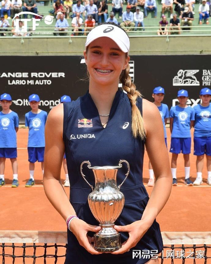 乐竞体育平台-首次以种子身份出战大满贯，一人一飞冲天，一人首轮出局