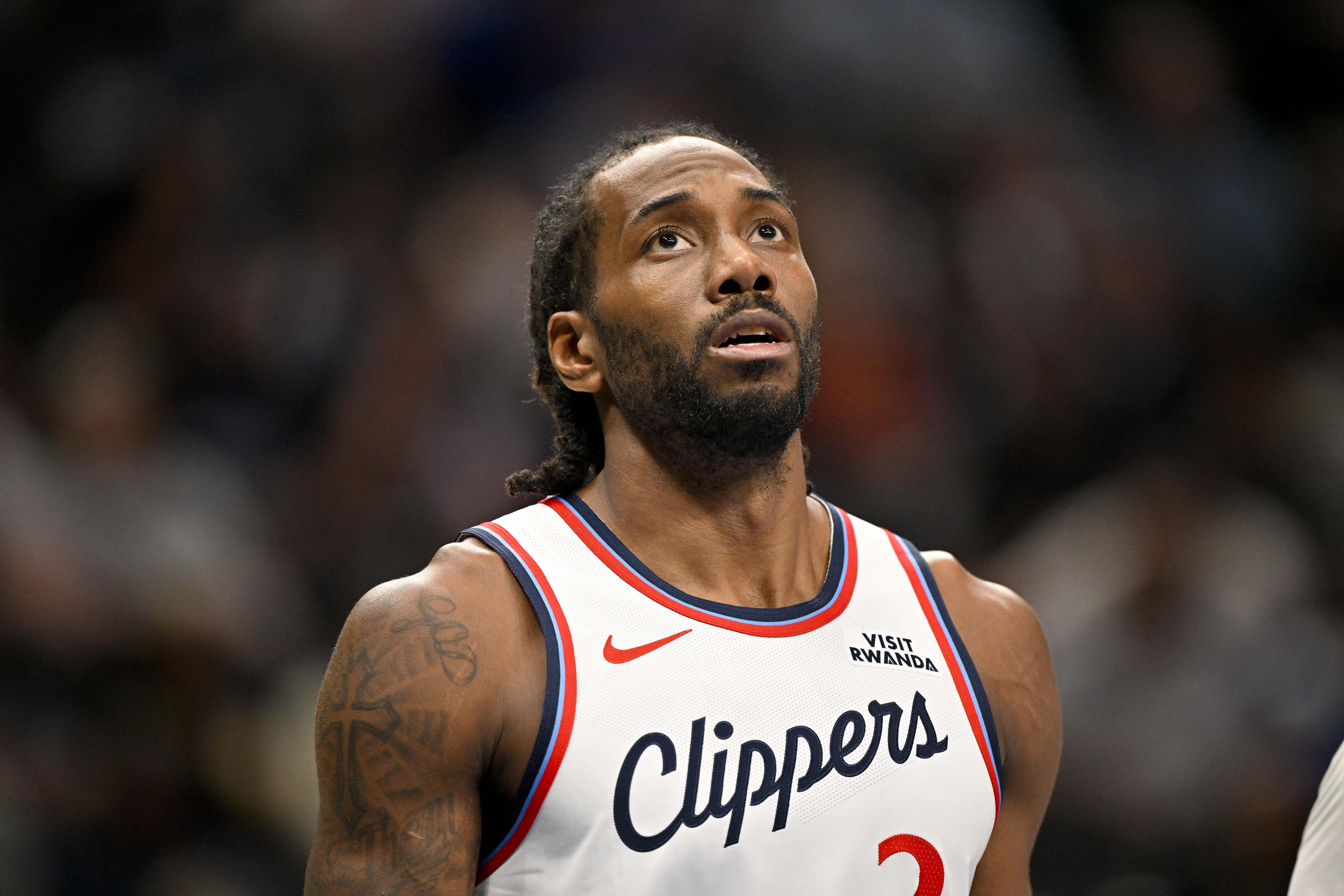 乐竞体育-今天没手感！伦纳德上半场8中3&amp;三分3中0仅得8分3板