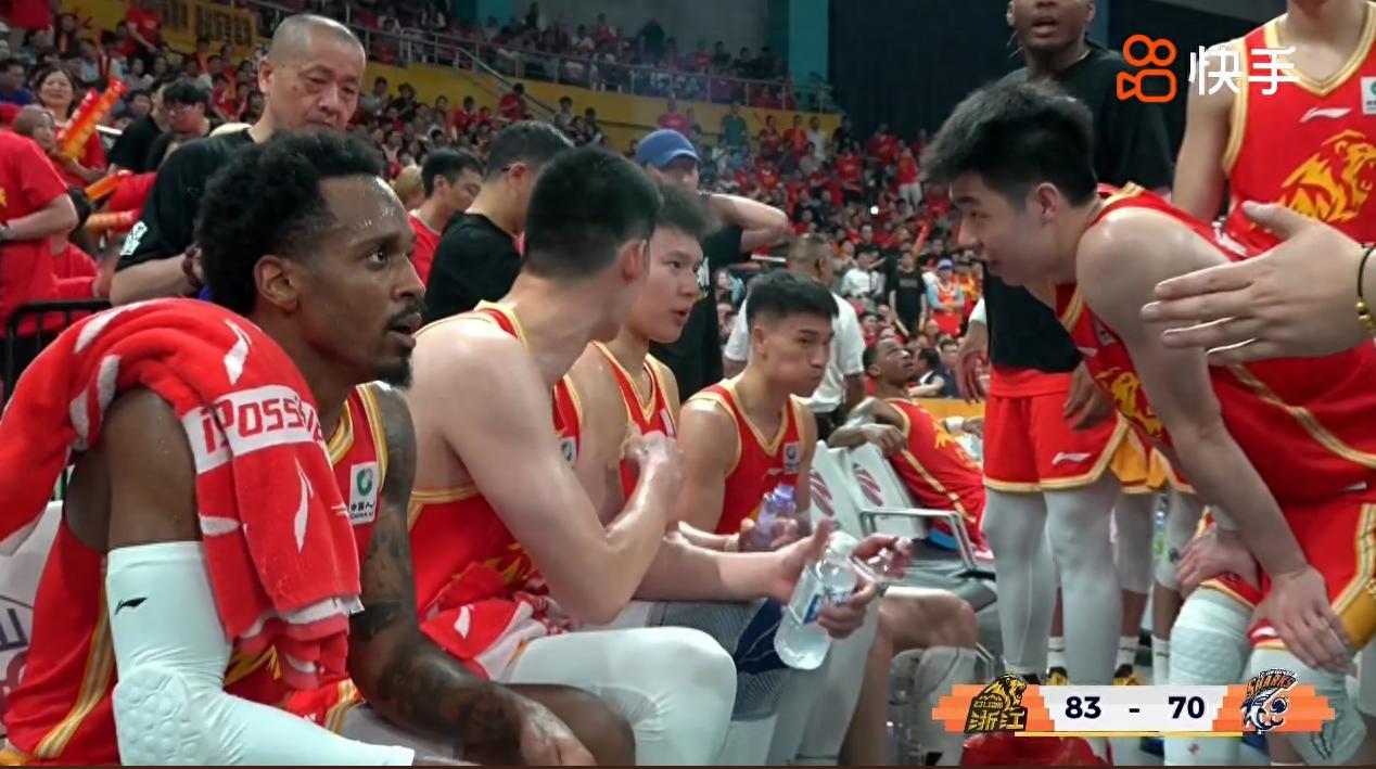 乐竞体育官网-G4出现名场面!王博亲自为他递水,楼明为他鼓掌:获胜的最大奇兵